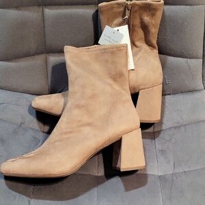 Stylish Tan Ankle Boots